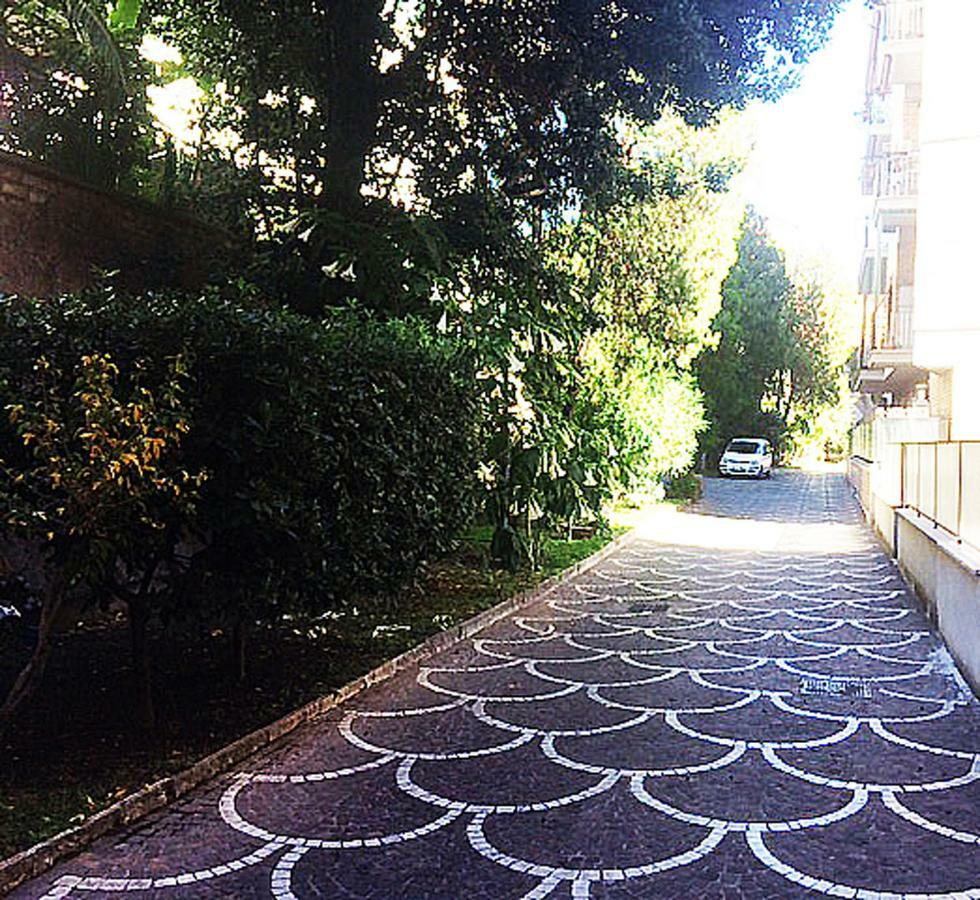 Roma Manuela'S Cozy Guest House Trastevere Exterior photo